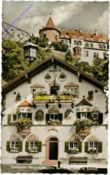ak202495 Neubeuern am Inn, Bemaltes Haus m. Schloss