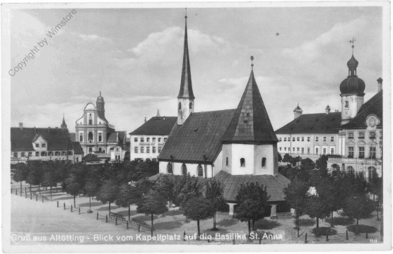 Altötting, Blick vom Kapellplatz auf die Basilika St. Anna