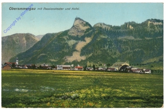 ak202540 Oberammergau, mit Passionstheater und Kofel