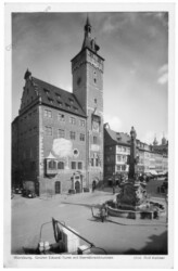 Würzburg, Grafen Eckard-Turm mit Vierröhrenbrunnen