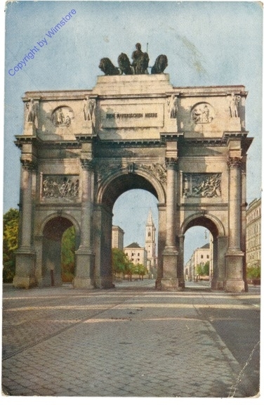 München, Siegestor, Blick auf die Ludwigs-Kirche