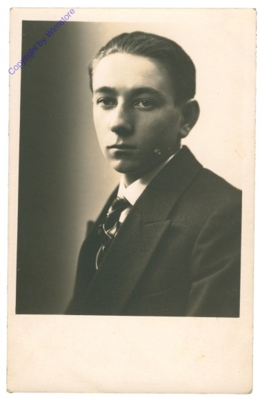 ak204487 Männerportrait