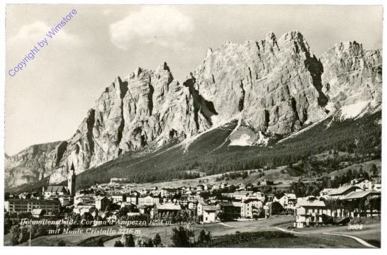 Cortina d'Ampezzo, Dolomitenstraße mit Monte Cristallo