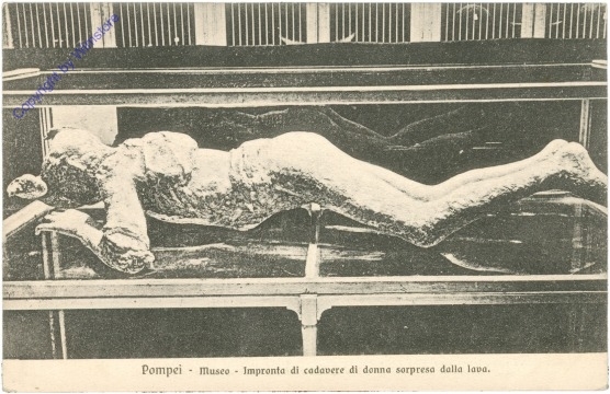ak204728 Pompei, Museo, Impronta di cadavere di donna sorpresa dalla lava