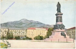 Trento, Piazza e monumento Dante