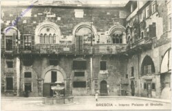 ak205113 Brescia, Interno Palazzo di Broletto