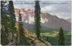 Dolomiti (Dolomiten), Partie vom Tschagerjoch, Blick auf Karersee u. Latemar