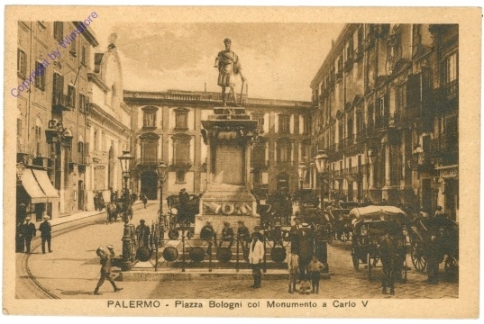 Roma (Rom), Piazza Bologni col monumento a Carlo V