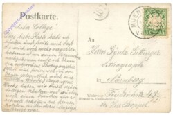 Mann mit verschränkten Armen