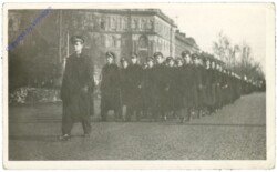 Gruppenfoto, Aufmarsch