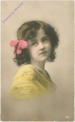 Mädchen mit Schleife