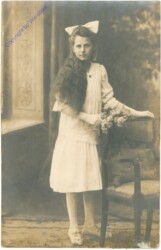 Mädchen stehend