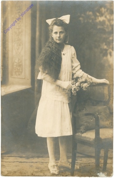 Mädchen stehend