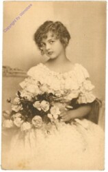 ak207202 Mädchen mit Blumen