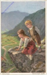 Geschwister sehen vom Berg herab