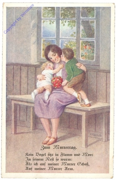 Kinder schenken der Mutter Blumen