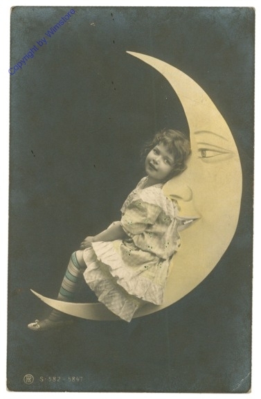 Mädchen im Mond