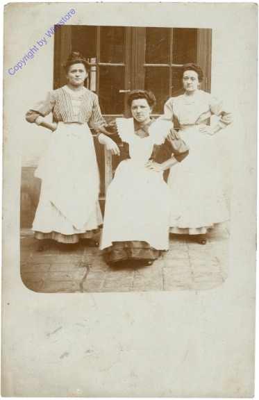 Drei Damen