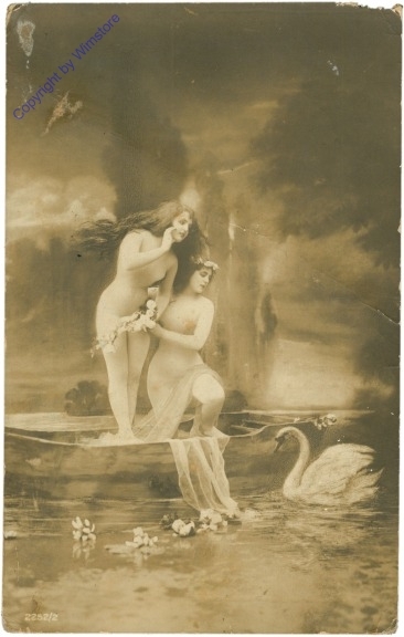 Der Schwan mit zwei Frauen