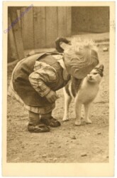 Kleinkind mit Katze