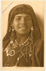 ak208838 Jeune femme bedouine