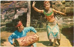 ak208915 Indonesian dancer