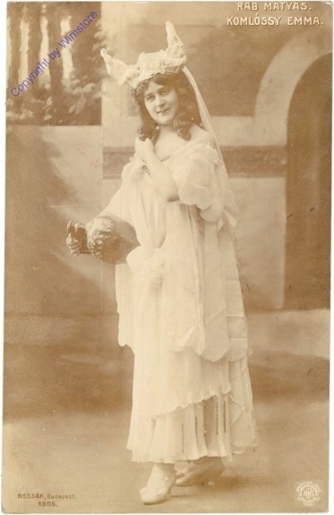 ak209081 Komlossy Emma