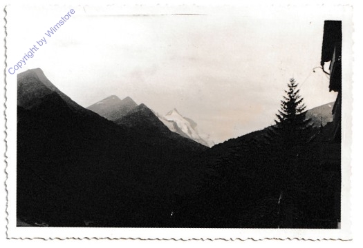 ak209457 Gebirge im Dunkeln