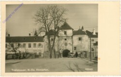 Traismauer, Römertor