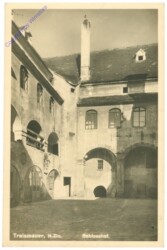 Traismauer, Schlosshof