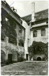 Traismauer, Schlosshof