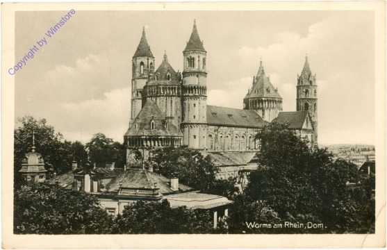 Worms, Dom