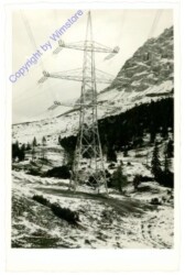 Strommast in den Bergen