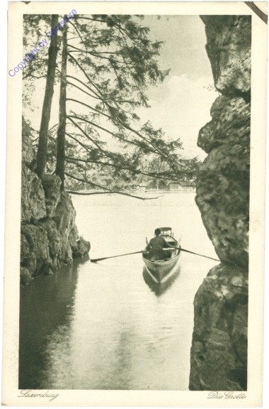 Laxenburg, Die Grotte