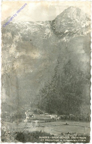 Obertraun, Bundes-Sportschule mit Däumelkogel und Krippenstein