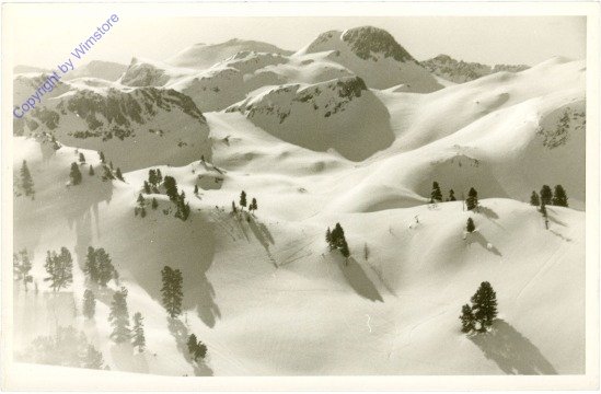 ak212934 Verschneiter Berg