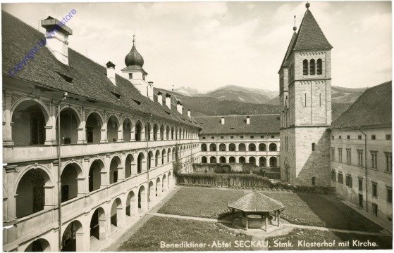 Seckau, Abtei, Klosterhof mit Kirche