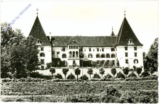 Spielfeld, Schloss