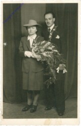 ak213881 Paarfoto mit Blumenstrauß