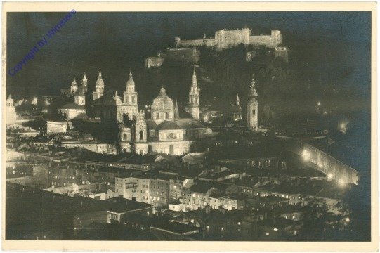 Salzburg, bei Scheinwerferbeleuchtung