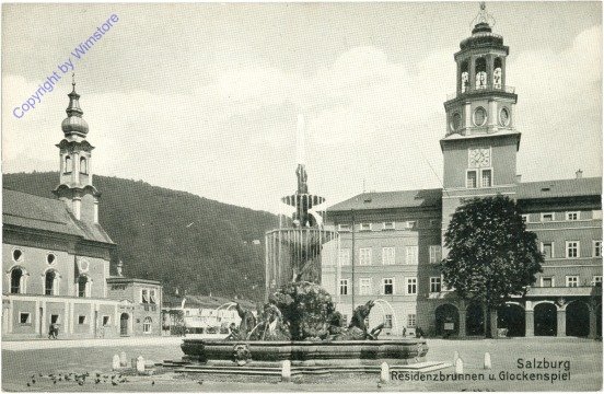 ak214819 Salzburg, Residenzplatz, Brunnen mit Glockenspiel