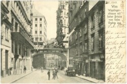 Wien 1, Graben, Wipplingerstrasse mit hoher Brücke vom tiefen Graben aus