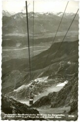 Innsbruck, Nordkettenbahn, Blick von der Bergstation Hafelekar auf Seegrube und Stubaier Alpen