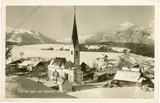 Innsbruck, Vill bei Igls mit Gasthof Traube gegen die Martinswand