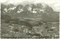 Kitzbühel, mit Kaisergebirge