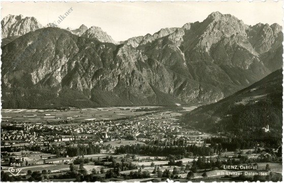 Lienz, mit den Dolomiten