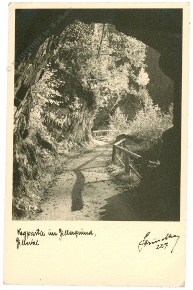 Mayrhofen, Wegpartie im Zillergrund