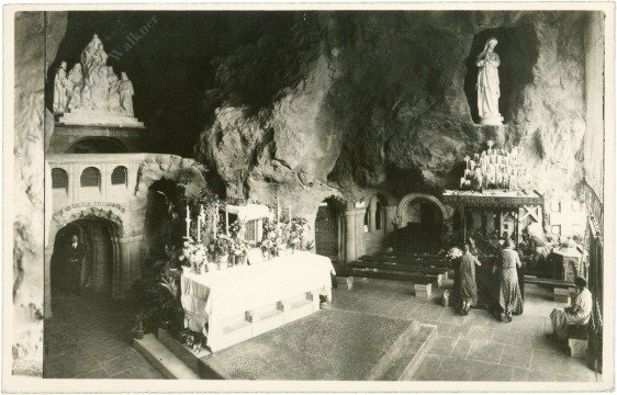 ak216849 Budapest, Sziklatemplom