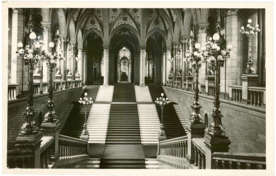 Budapest, Parlament, Fest-Stiegenhalle