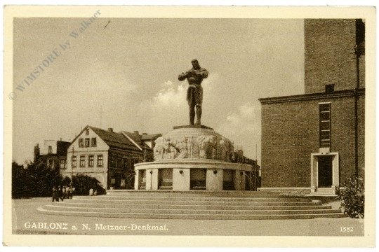 Gablonz a.N., Metzner-Denkmal